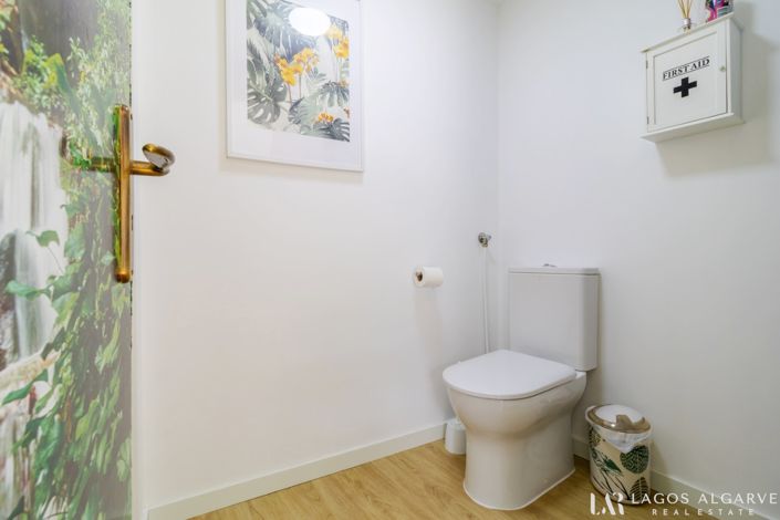 Image No.20-1 Bed Townhouse for sale
