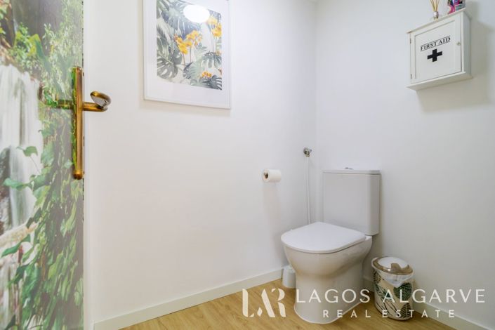 Image No.20-1 Bed Townhouse for sale