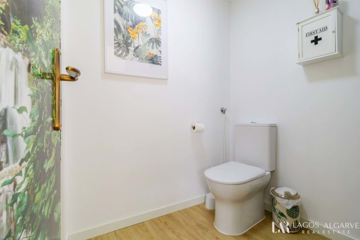 Image No.20-1 Bed Townhouse for sale