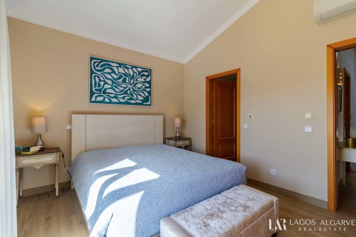 Image No.14-3 Bed Villa for sale