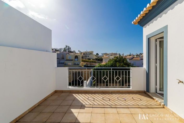 Image No.19-3 Bed Villa for sale