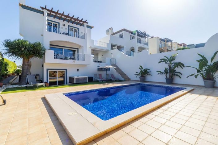 Image No.2-3 Bed Villa for sale