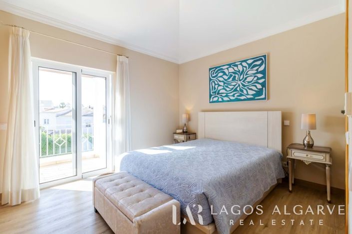 Image No.25-3 Bed Villa for sale