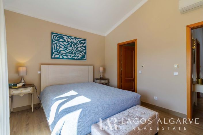 Image No.26-3 Bed Villa for sale