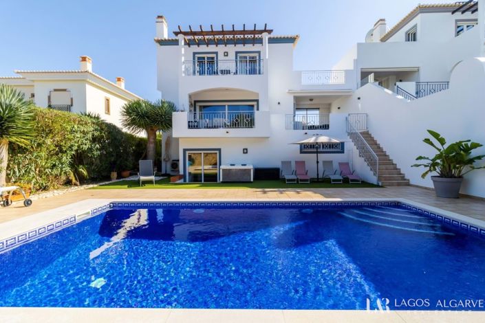 Image No.40-3 Bed Villa for sale