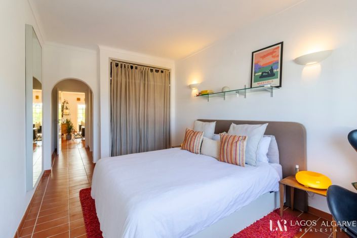 Image No.20-2 Bed Apartment for sale