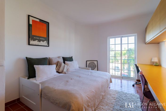 Image No.22-2 Bed Apartment for sale