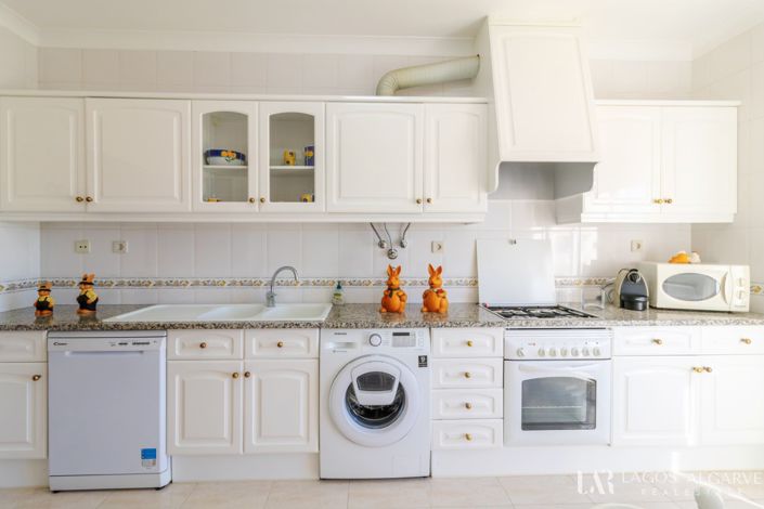 Image No.10-3 Bed Apartment for sale