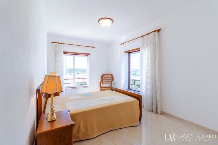 Image No.15-3 Bed Apartment for sale