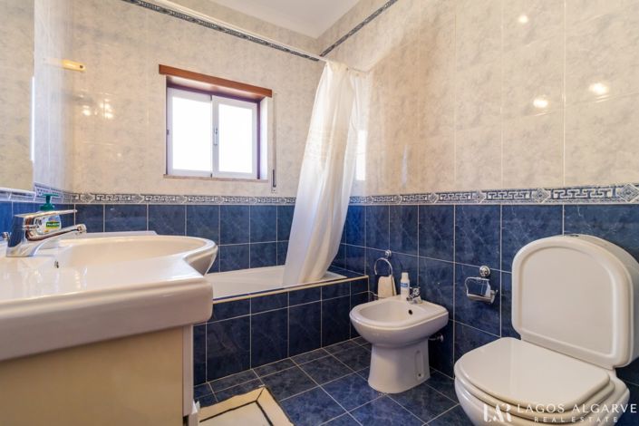 Image No.17-3 Bed Apartment for sale