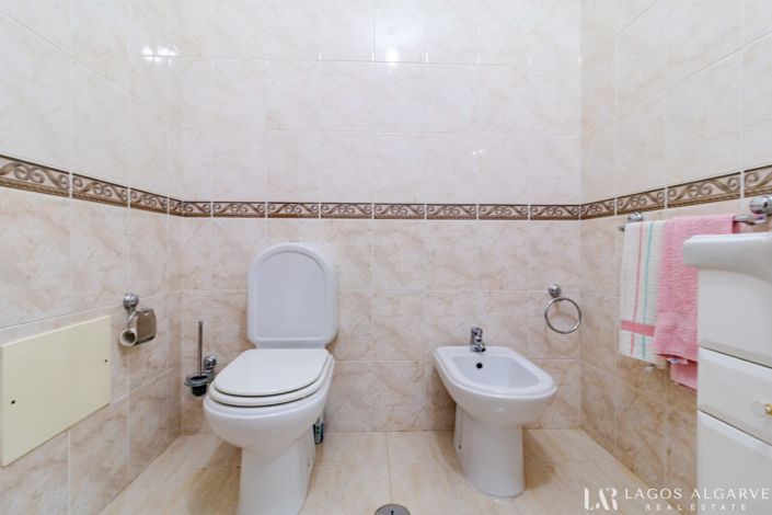 Image No.22-3 Bed Apartment for sale