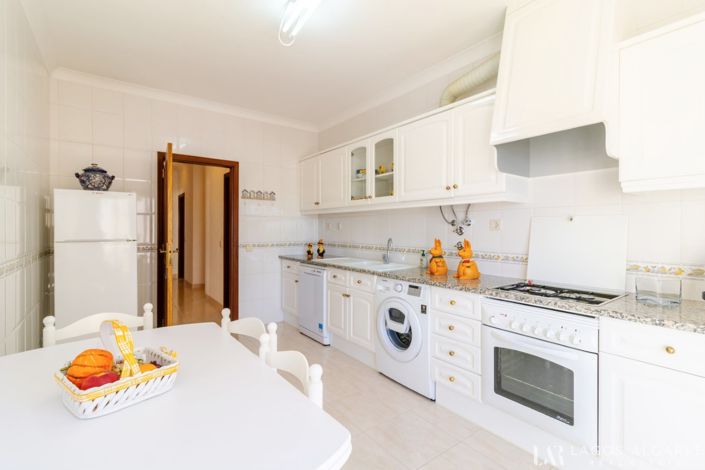 Image No.10-3 Bed Apartment for sale