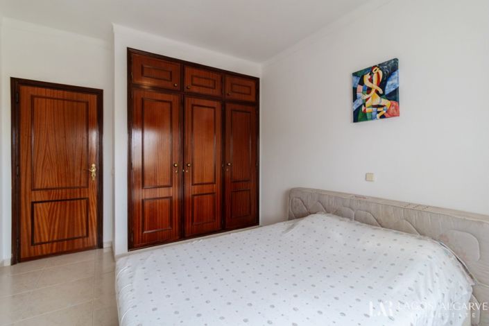 Image No.20-2 Bed Apartment for sale