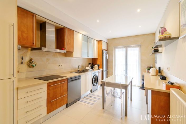 Image No.11-3 Bed Apartment for sale