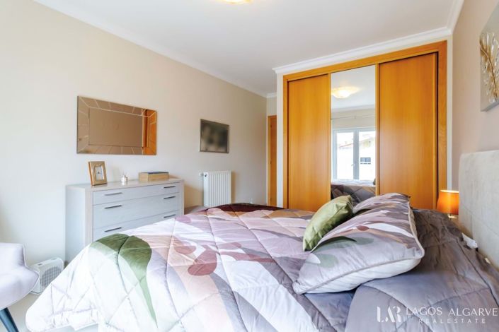 Image No.18-3 Bed Apartment for sale