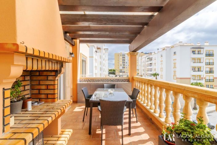 Image No.26-3 Bed Apartment for sale