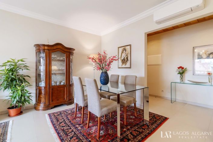 Image No.8-3 Bed Apartment for sale