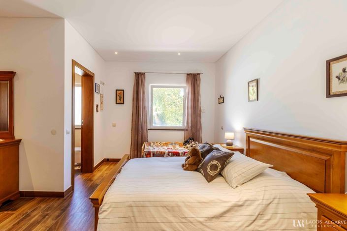 Image No.18-4 Bed Villa for sale