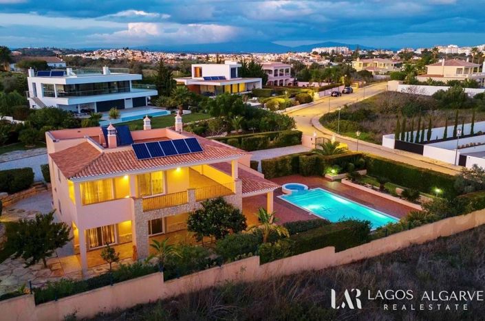 Image No.3-4 Bed Villa for sale