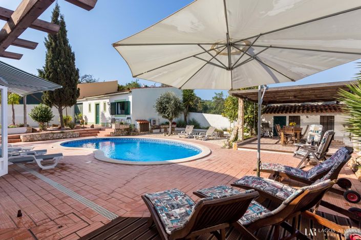 Image No.2-3 Bed Villa for sale