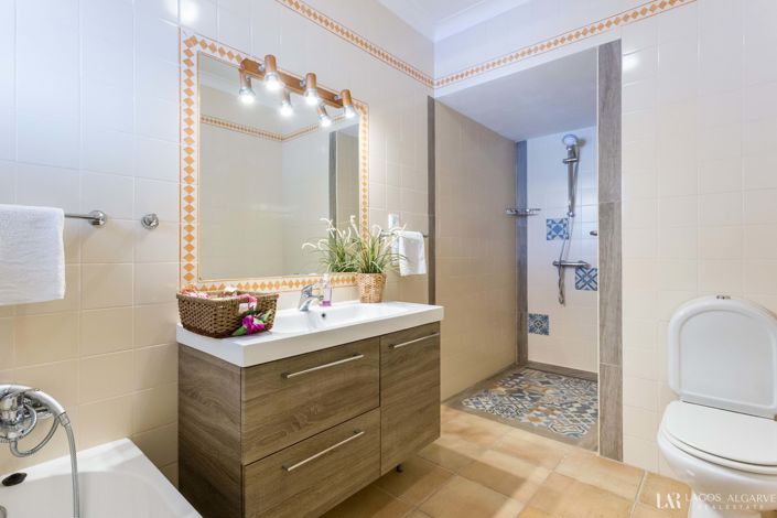 Image No.30-3 Bed Villa for sale