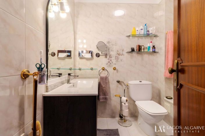 Image No.24-2 Bed Apartment for sale