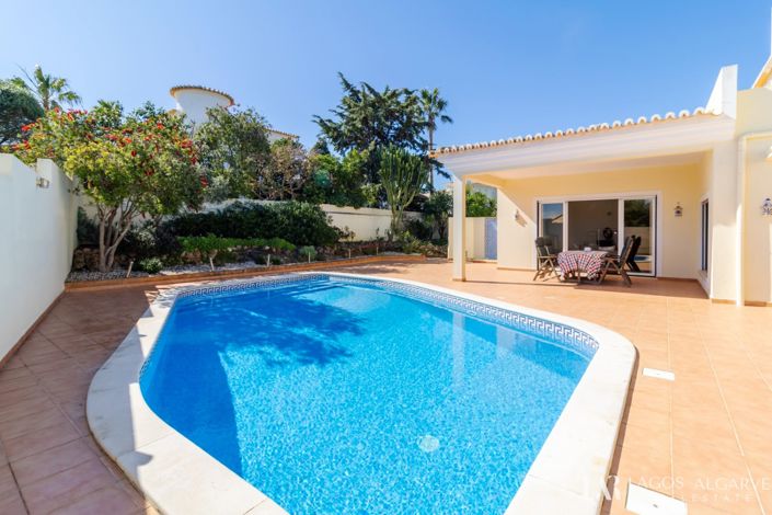 Image No.3-Villa de 3 chambres à vendre à Lagos