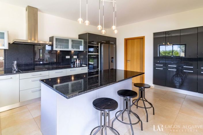 Image No.12-Villa de 4 chambres à vendre à Lagos