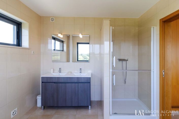 Image No.23-Villa de 4 chambres à vendre à Lagos