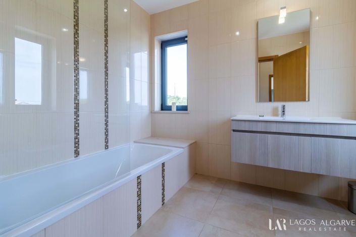 Image No.30-Villa de 4 chambres à vendre à Lagos