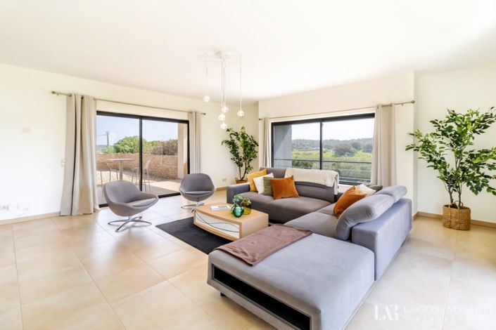 Image No.4-Villa de 4 chambres à vendre à Lagos