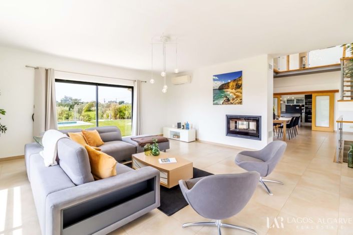 Image No.5-Villa de 4 chambres à vendre à Lagos