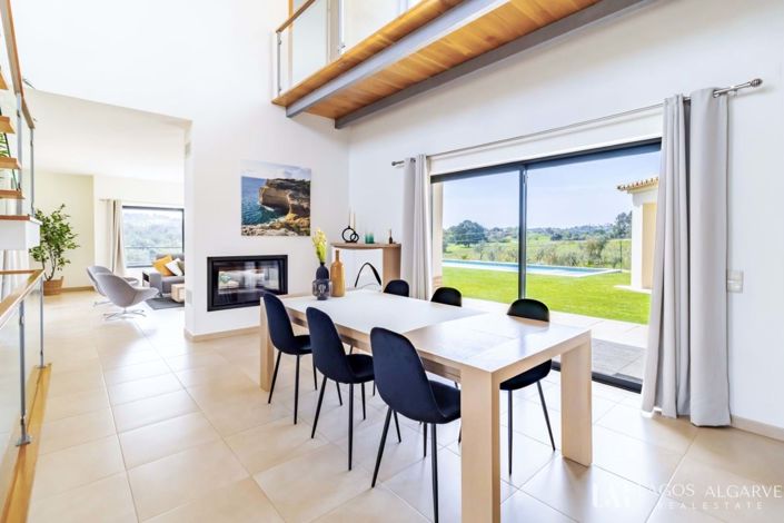 Image No.6-Villa de 4 chambres à vendre à Lagos