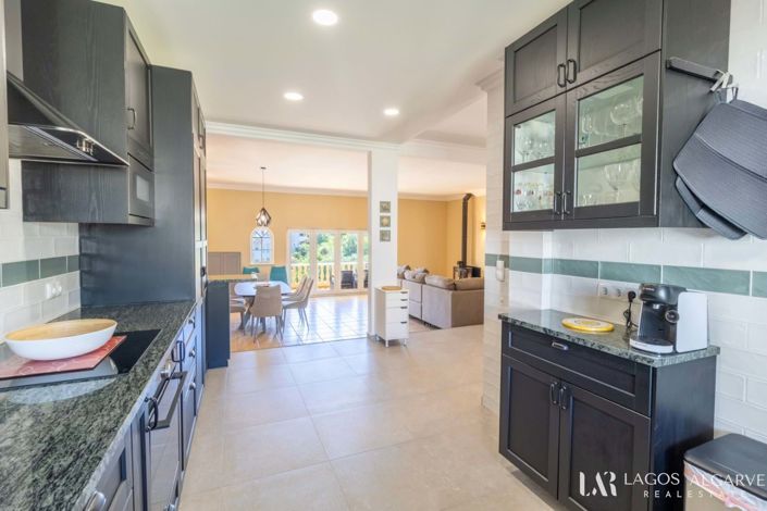 Image No.10-3 Bed Villa for sale