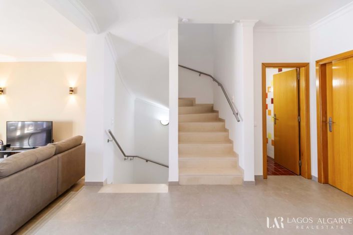 Image No.18-3 Bed Villa for sale