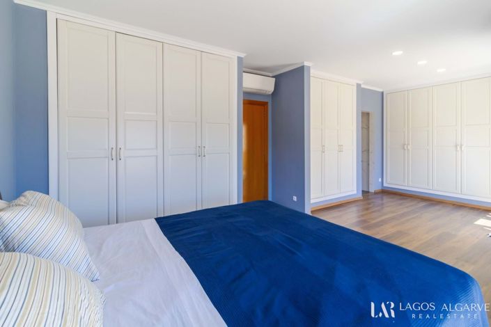 Image No.21-3 Bed Villa for sale