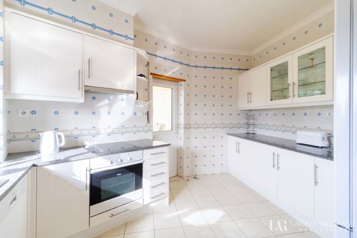 Image No.18-3 Bed Apartment for sale