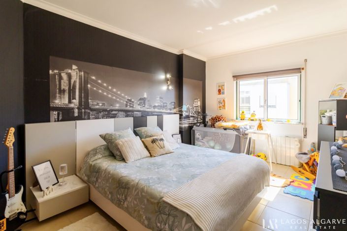 Image No.20-3 Bed Apartment for sale