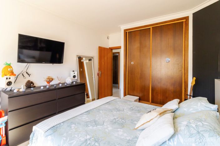 Image No.21-3 Bed Apartment for sale