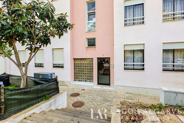 Image No.22-3 Bed Apartment for sale