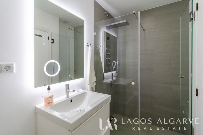 Image No.23-2 Bed Apartment for sale