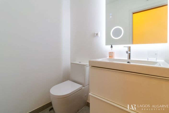 Image No.23-2 Bed Apartment for sale