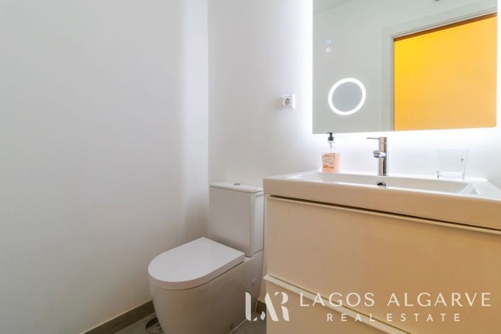 Image No.24-2 Bed Apartment for sale