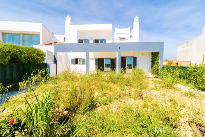 Image No.2-4 Bed Villa for sale