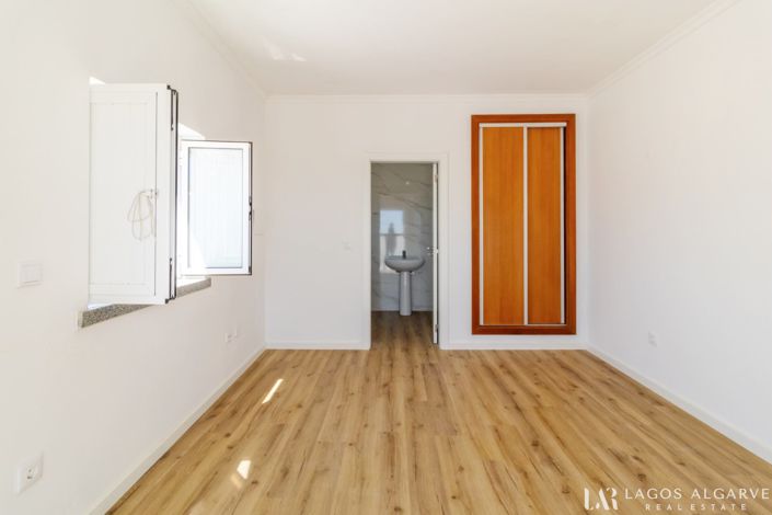 Image No.48-4 Bed Villa for sale