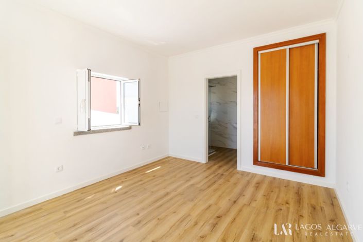 Image No.48-4 Bed Villa for sale