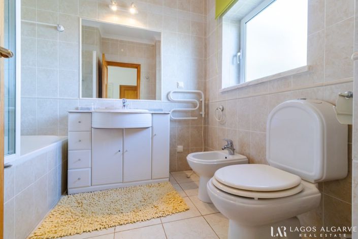 Image No.26-3 Bed Apartment for sale