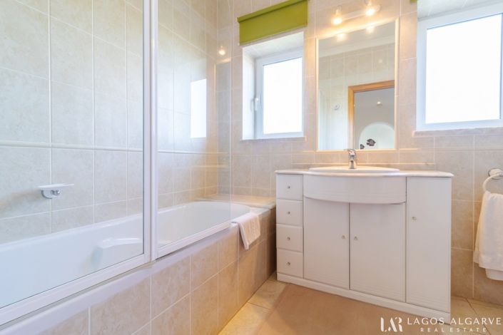 Image No.27-3 Bed Apartment for sale