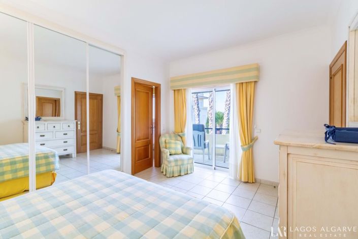 Image No.30-3 Bed Apartment for sale