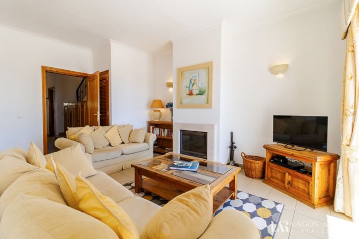 Image No.10-2 Bed Townhouse for sale